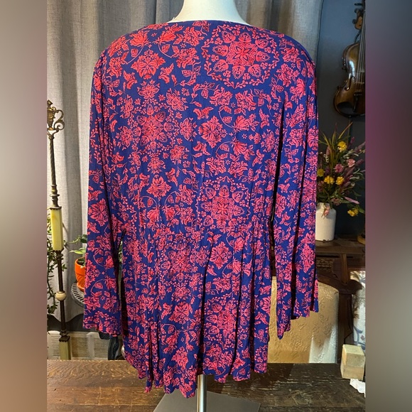 Torrid blue and red boho top with tie, size 1 - Picture 5 of 8